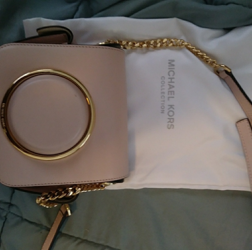 Michael kors tan side purse